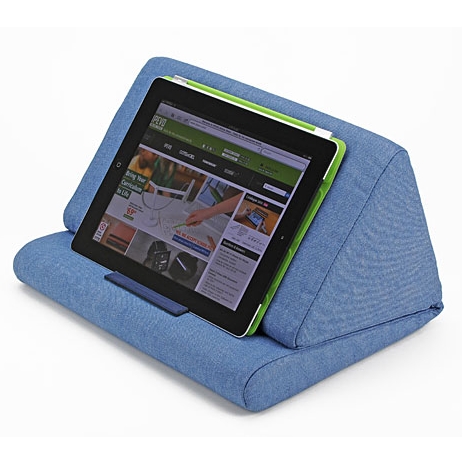 【IPEVO ダイレクト】IPEVO PadPillow クッション スタンド ブルーデニム Pillow Stand for the new iPad 3 & iPad 2 & iPad 1 - Blue Denim