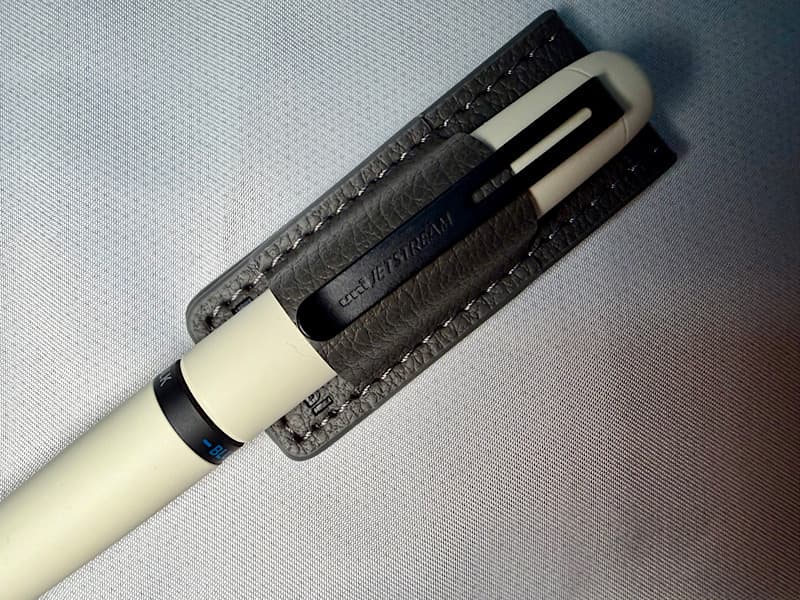 ジェットストリームプライムとHorizontal ブックマークペンホルダー