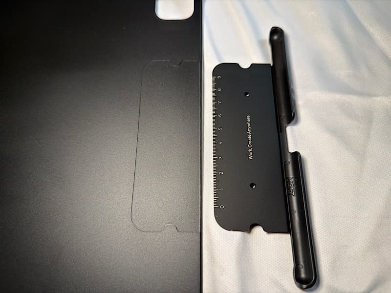 ダイナミックフォリオ&ケース(ミスティグレー × ジェットブラック)とペンスロット