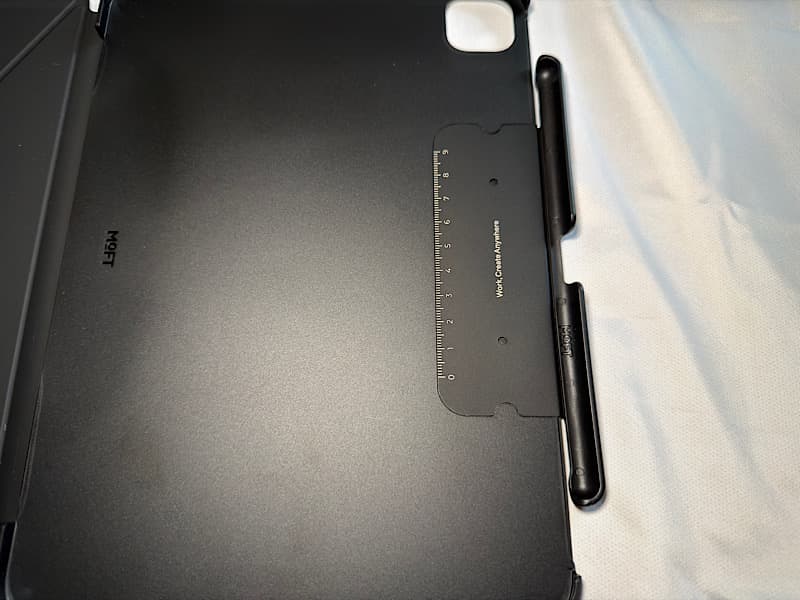 ダイナミックフォリオ&ケース(ミスティグレー × ジェットブラック)とペンスロット