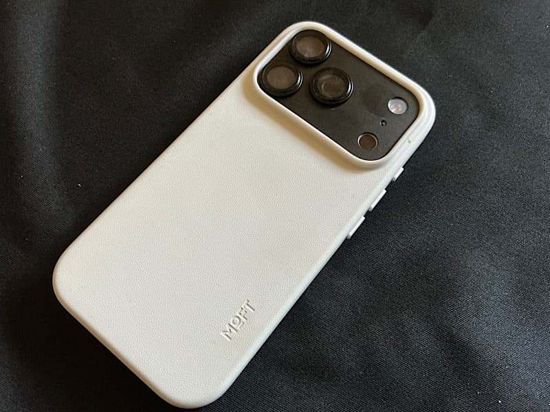 iPhone 18 Pro モノクロ