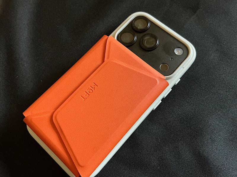 iPhone 18 Pro モノクロ